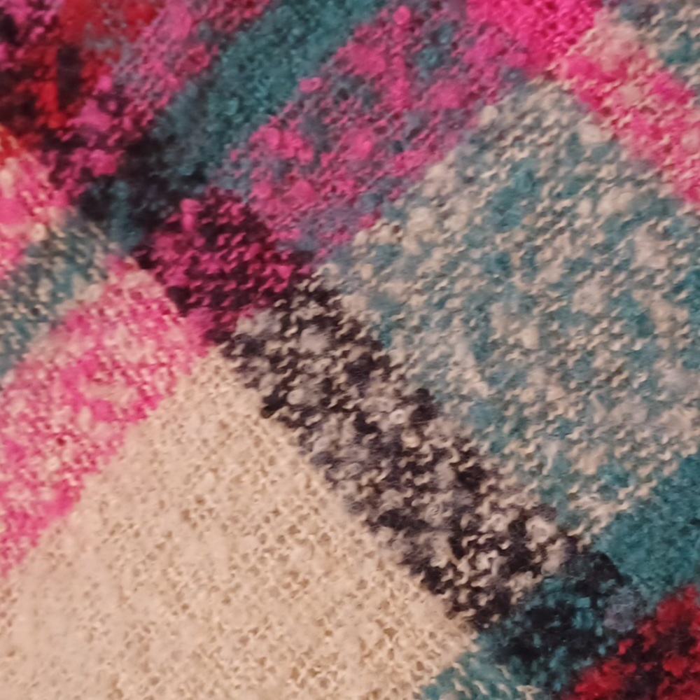 Gorgeous Multi-Colored Over-Sized Blanket Wrap - Picture 3 of 8